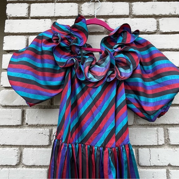 Vintage Lizzy & Johnny by Lucero Metallic Striped Ruffled Midi Dress - Size 8 - Picture 2 of 6